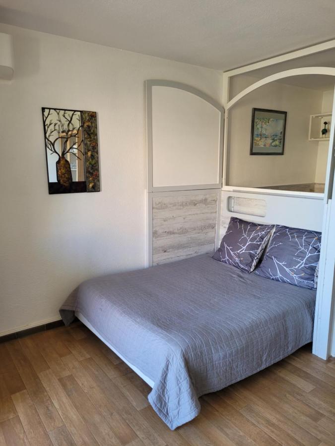 Studio Port D' Vue Mer Et Sur Les Iles D'or Appartement