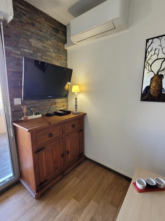 Apartment Studio Port D' Vue Mer Et Sur Les Iles D'or Hyères